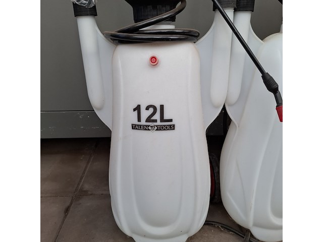 Assortiment spuiten o.a. talen tools, hozelock - afbeelding 6 van  10