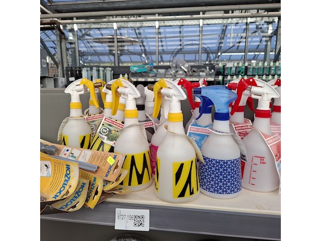 Assortiment spuiten o.a. talen tools, hozelock - afbeelding 9 van  10