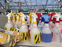 Assortiment spuiten o.a. talen tools, hozelock - afbeelding 9 van  10