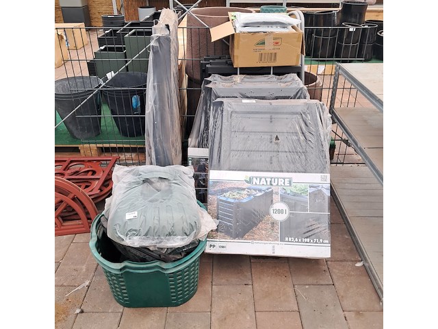 Assortiment tuin onderhoudsartikelen o.a. dcm - afbeelding 1 van  8