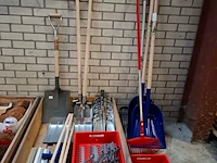 Assortiment tuinbenodigdheden - afbeelding 5 van  12
