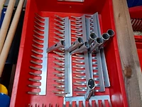 Assortiment tuinbenodigdheden - afbeelding 8 van  12