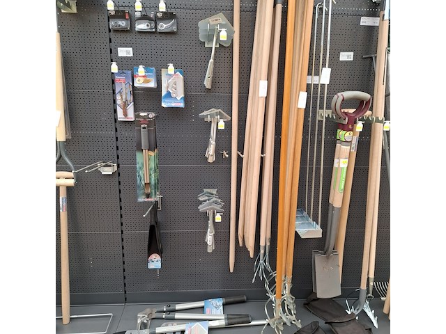 Assortiment tuingereedschap o.a. talen tools - afbeelding 1 van  13