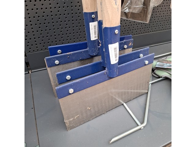 Assortiment tuingereedschap talen tools - afbeelding 5 van  8