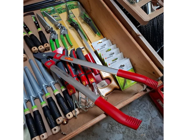 Assortiment tuingereedschap - afbeelding 2 van  12