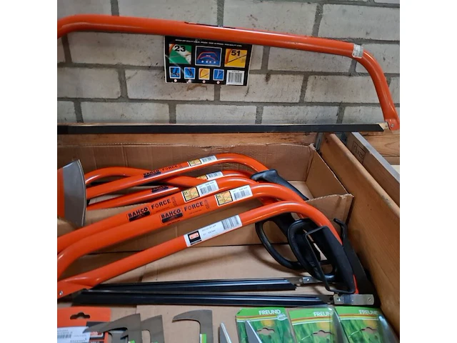 Assortiment tuingereedschap - afbeelding 7 van  12