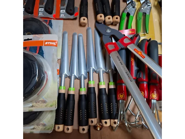 Assortiment tuingereedschap - afbeelding 12 van  12