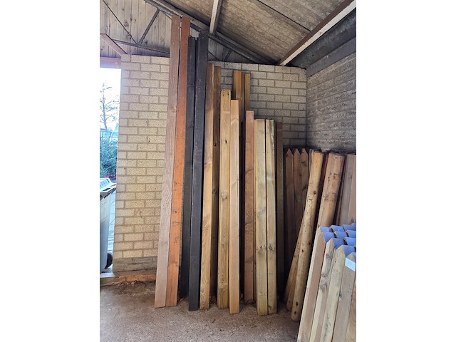Assortiment tuinhout - afbeelding 1 van  9