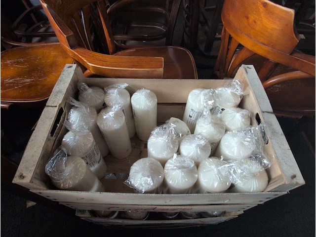 Assortiment verlichting en kaarsen - afbeelding 8 van  11