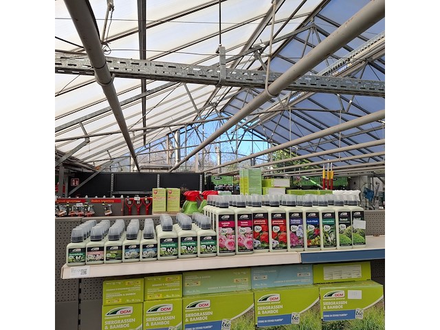 Assortiment voeding/meststof dcm - afbeelding 1 van  12