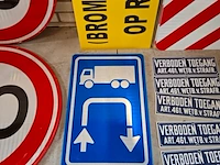 Assortiment waarschuwings/aanduidingsborden - afbeelding 5 van  7