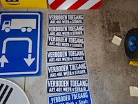 Assortiment waarschuwings/aanduidingsborden - afbeelding 7 van  7