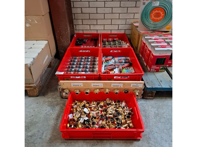 Assortiment waterkoppelingen o.a. gardena - afbeelding 1 van  18