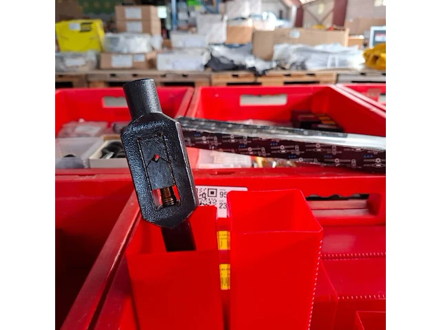 Assortiment wringijzers, boren en machinetappen dormer - afbeelding 7 van  14