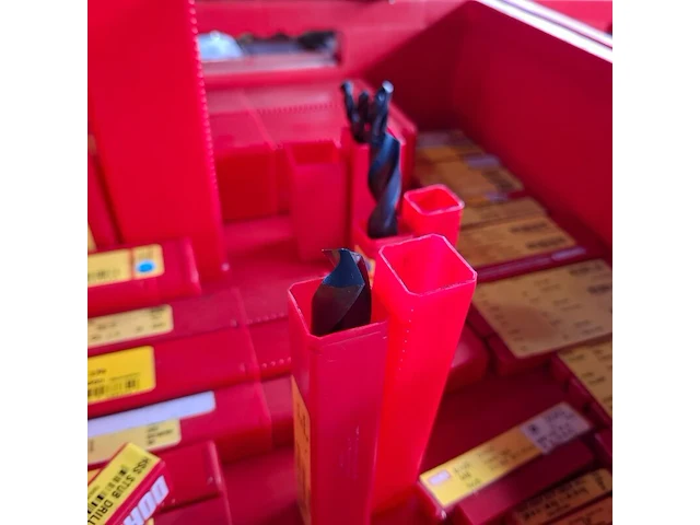 Assortiment wringijzers, boren en machinetappen dormer - afbeelding 9 van  14