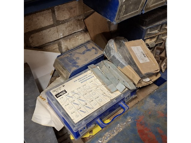 Assortimentdoos met ijzerwaar - afbeelding 6 van  15