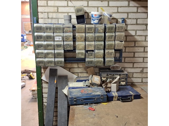 Assortimentdoos met ijzerwaar - afbeelding 1 van  15