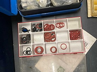 Assortimentdozen met inhoud rubbers en ringen (4x) - afbeelding 3 van  6