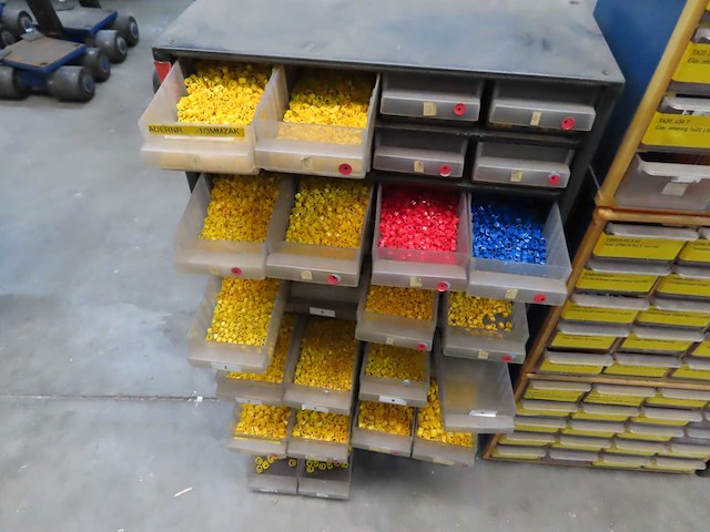 Assortimentkastje met inhoud (6x) - afbeelding 2 van  9