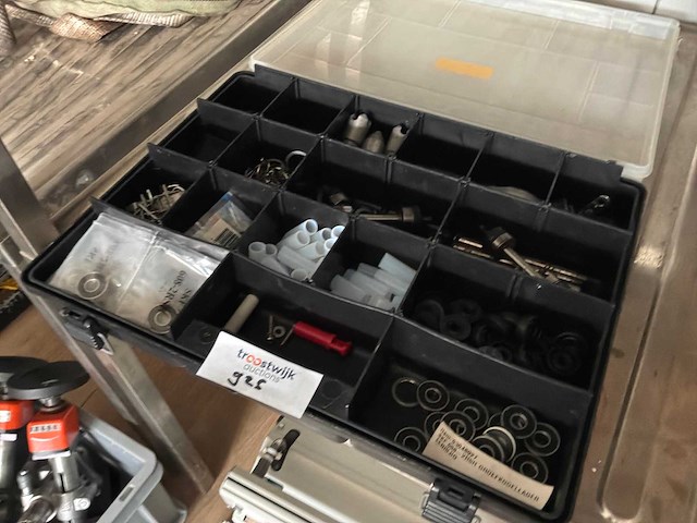 Assortimentkoffer m machineonderdelen - afbeelding 1 van  2