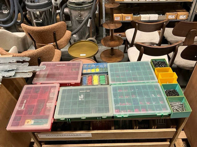 Assortimentkoffers/bakjes met inhoud (13x) - afbeelding 1 van  7