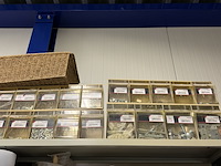 Assortimentsbakken met ijzerwaren - afbeelding 1 van  9