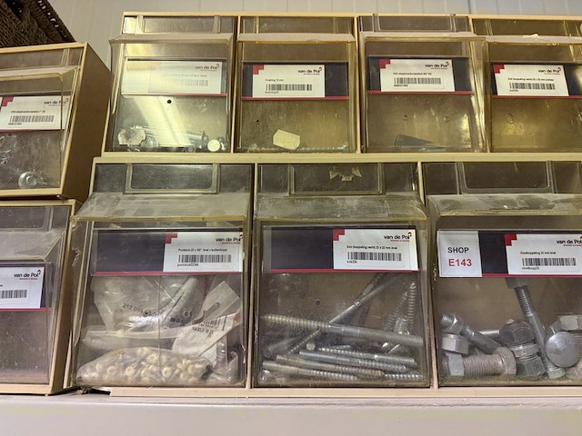 Assortimentsbakken met ijzerwaren - afbeelding 2 van  9