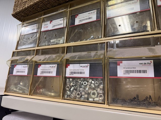 Assortimentsbakken met ijzerwaren - afbeelding 7 van  9