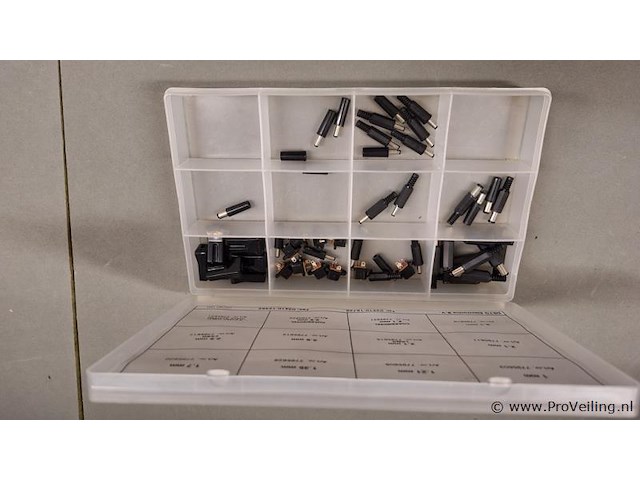 Assortimentsdoos incl. voedingspluggen - afbeelding 1 van  3