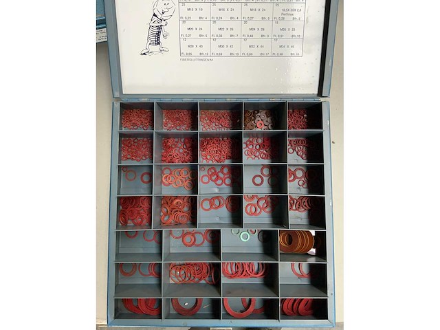 Assortimentskisten met inhoud - afbeelding 4 van  5