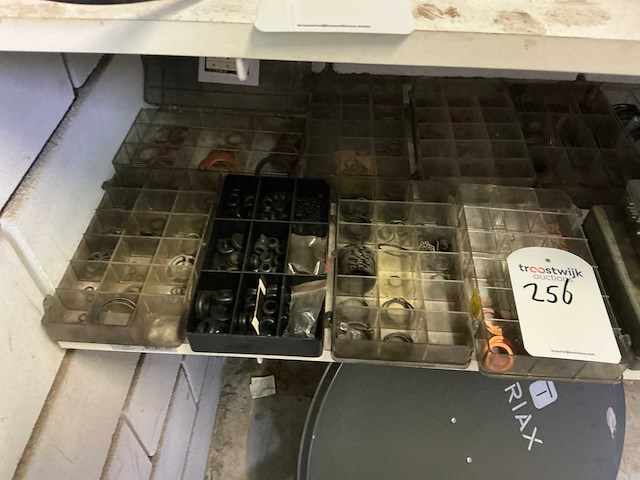 Assortimentskoffer met inhoud (9x) - afbeelding 1 van  6