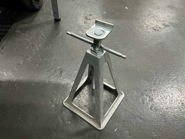 Assteun - afbeelding 1 van  2