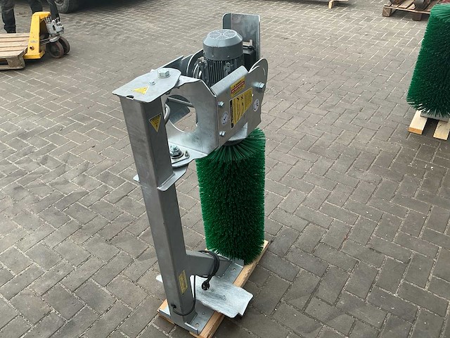 Ast - 2025 - wellbrush - borstelmachine - afbeelding 4 van  8