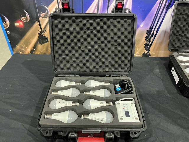 Astera fp5 ledspotset met powerstation - afbeelding 3 van  3