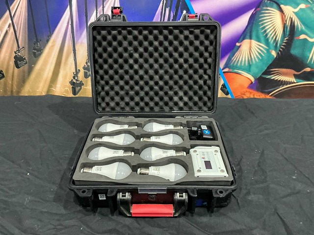 Astera fp5 ledspotset met powerstation - afbeelding 2 van  3