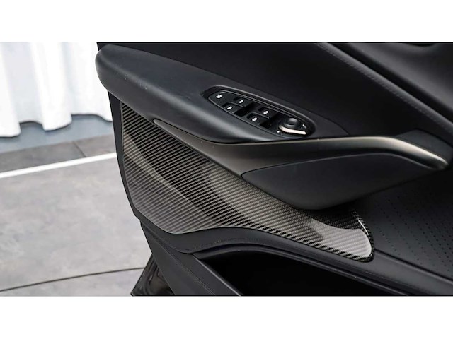 Aston martin - dbx - 4.0 v8 707 - s-632-fv - 2023 - afbeelding 16 van  39