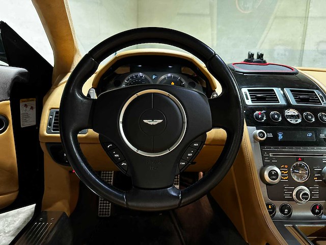 Aston martin db9 volante 6.0 v12 517pk 2010 cabriolet, p-330-gj youngtimer - afbeelding 22 van  52