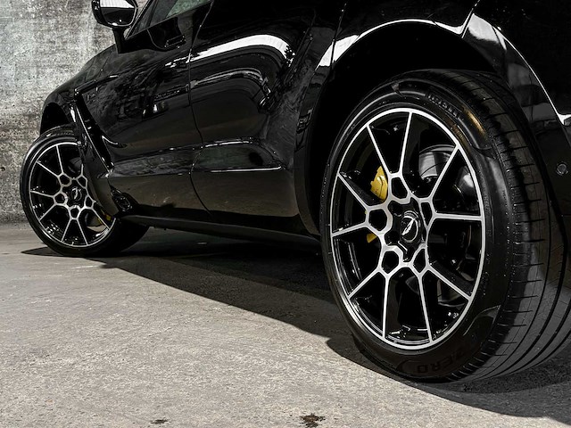 Aston martin dbx 4.0 v8 1913 551pk 2020 (1 of 500), hnt-92-v - afbeelding 19 van  25