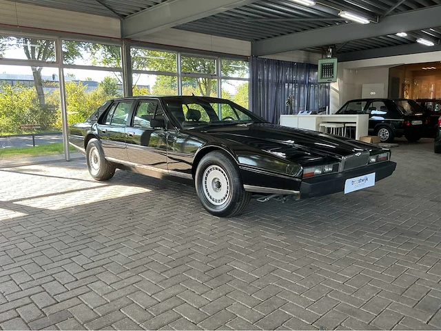 Aston martin lagonda 5.3 v8 automatic | 1985 | british luxury & futuristic design - afbeelding 20 van  26