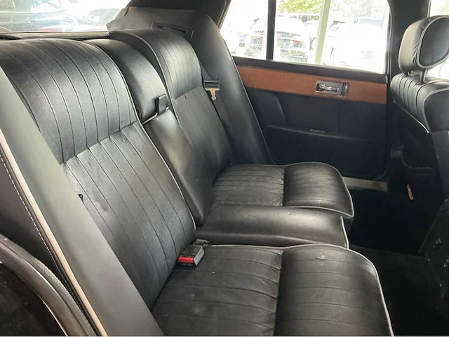 Aston martin lagonda 5.3 v8 automatic | 1985 | british luxury & futuristic design - afbeelding 7 van  26