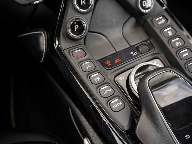 Aston martin vantage 4.0 v8 510pk 2021, x-777-dl - afbeelding 47 van  86