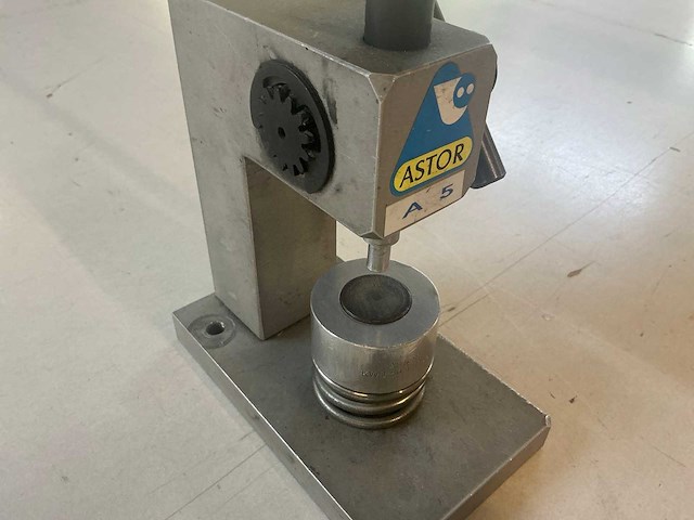 Astor knoopmachine - afbeelding 3 van  4