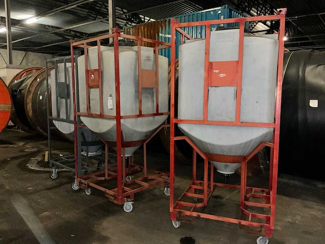 Astro silo gebruikt voor granulaat (4x) - afbeelding 2 van  15