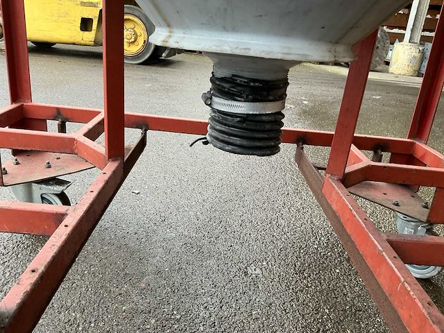 Astro silo gebruikt voor granulaat (4x) - afbeelding 15 van  15