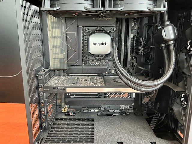 Asus - desktop - afbeelding 4 van  5