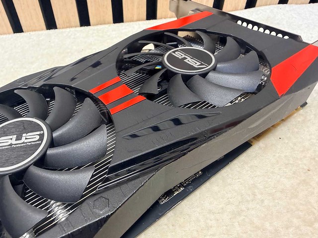 Asus - geforce gtx 760 directcu ii oc - 2gb / gddr5 / gaming videokaart - afbeelding 3 van  11
