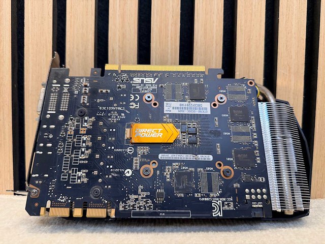 Asus - geforce gtx 760 directcu ii oc - 2gb / gddr5 / gaming videokaart - afbeelding 4 van  11