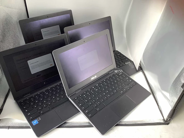 Asus chromebook c204m touch laptop (4x) - afbeelding 2 van  8