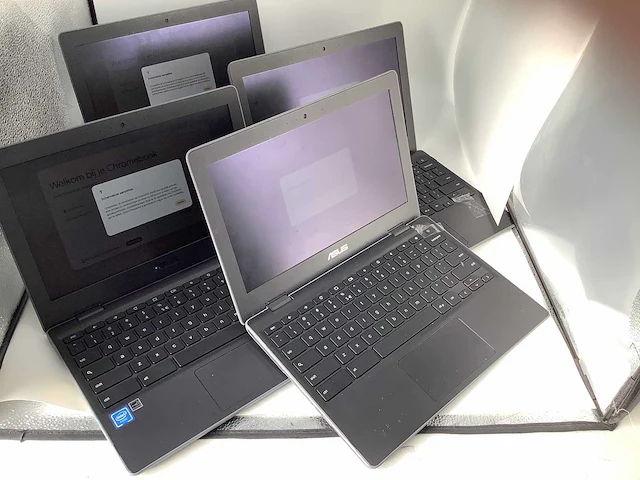 Asus chromebook c204m touch laptop (4x) - afbeelding 3 van  8