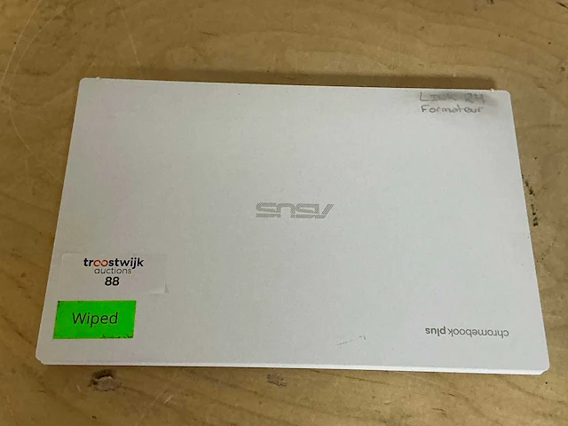 Asus chromebook plus laptop - afbeelding 4 van  4